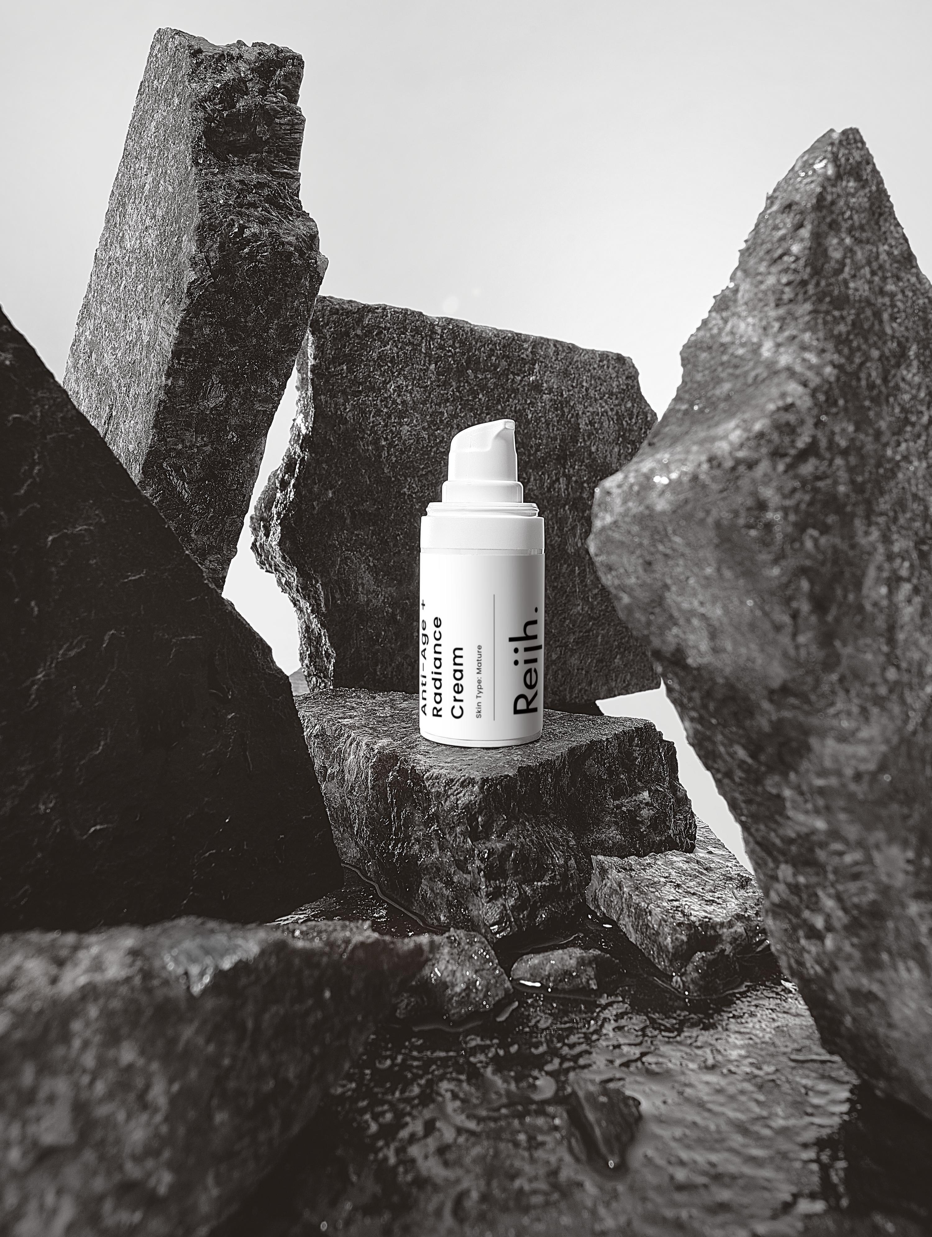 Anti-Age + Radiance Cream | With Organic Botanicals & Multi-Molecular Hyaluronic Acid